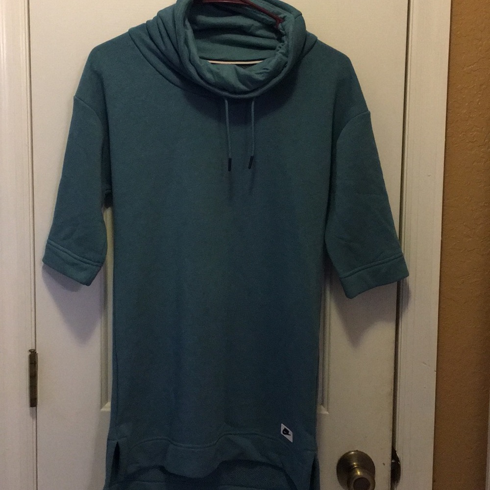 Oversized Nike sweater 😎